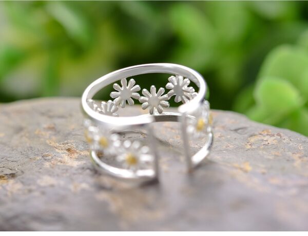 Daisy Flower Rings ,Elegant Little Daisy Flower Adjustable Rings . - Image 4