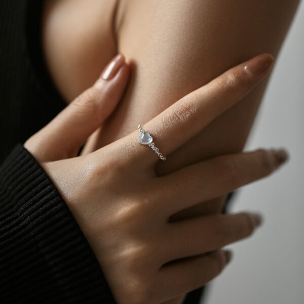 Heart Ring , Real 925 Sterling Silver Trendy Heart Moonstone Link .